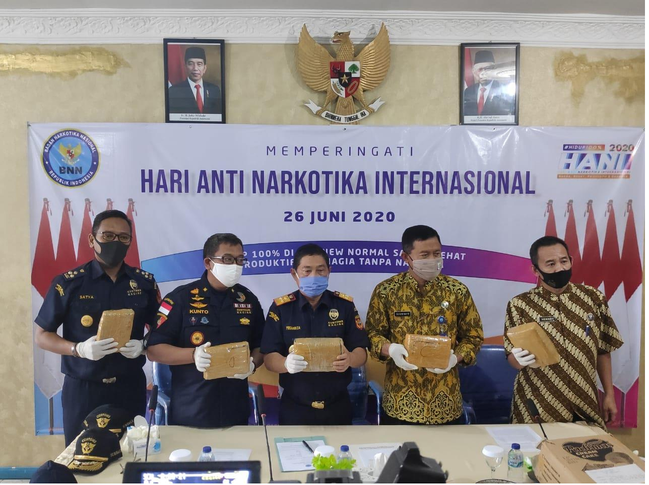 Press Conference Ungkap Kasus Jaringan Sindikat Bandar Narkoba Lintas Provinsi BNN Provinsi Lampung Pasca Hani 2020