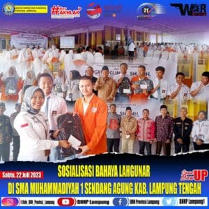 SOSIALISASI BAHAYA PENYALAHGUNAAN NARKOBA DI SMA MUHAMMADIYAH 1 SENDANG AGUNG KABUPATEN LAMPUNG TENGAH SOSIALISASI BAHAYA PENYALAHGUNAAN NARKOBA DI SMA MUHAMMADIYAH 1 SENDANG AGUNG KABUPATEN LAMPUNG TENGAH